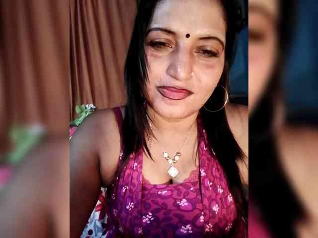 FiestyQueen webcam
