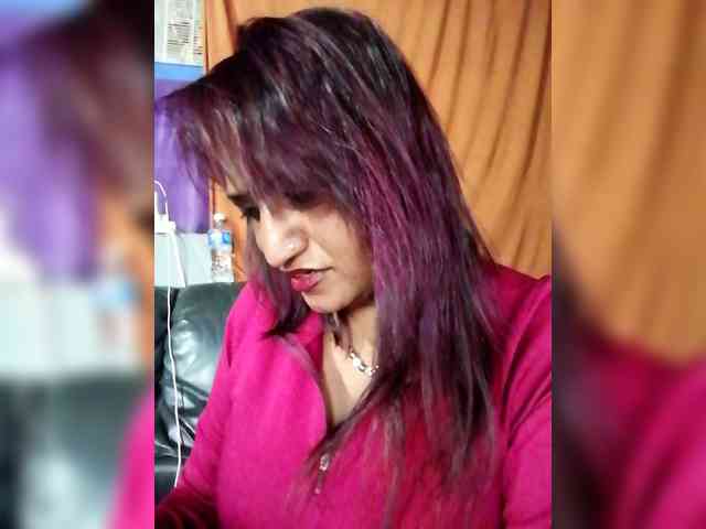 FiestyQueen webcam