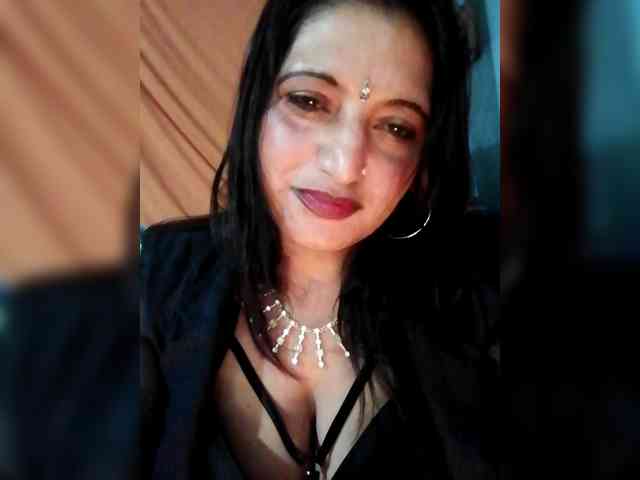 FiestyQueen webcam
