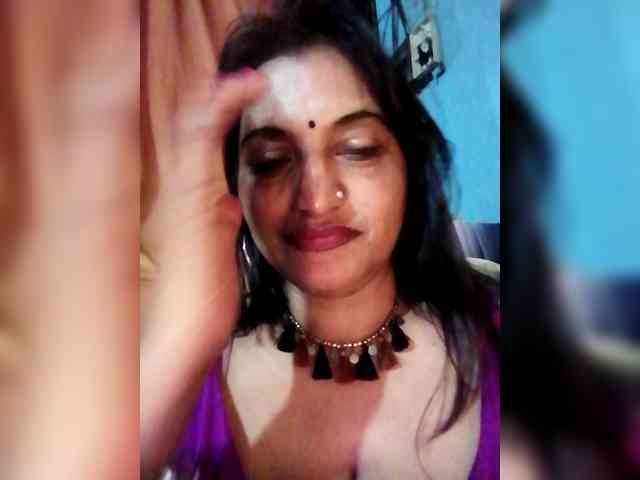 FiestyQueen webcam