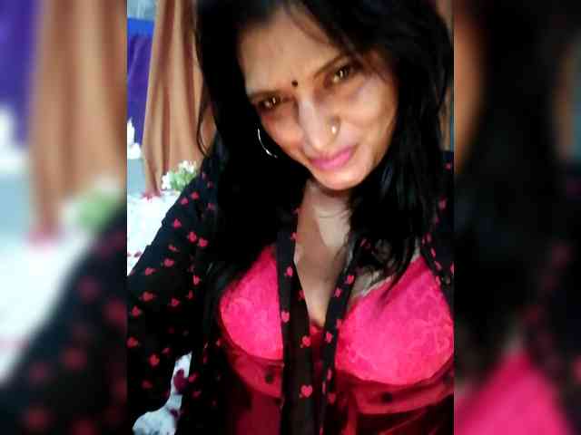 FiestyQueen webcam