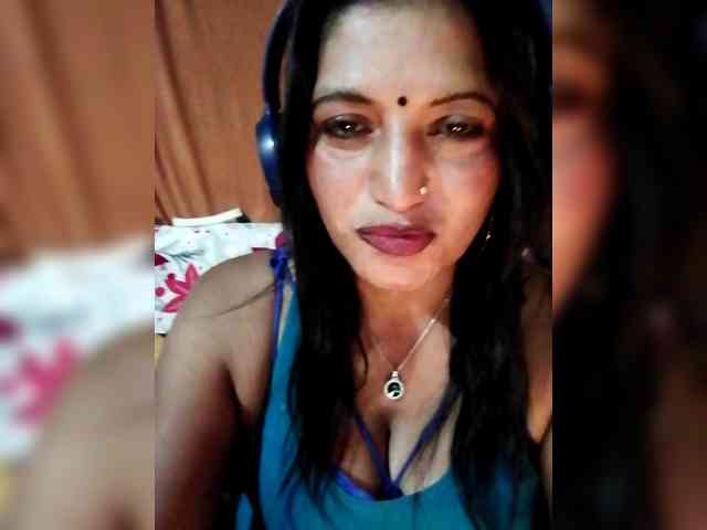 FiestyQueen webcam