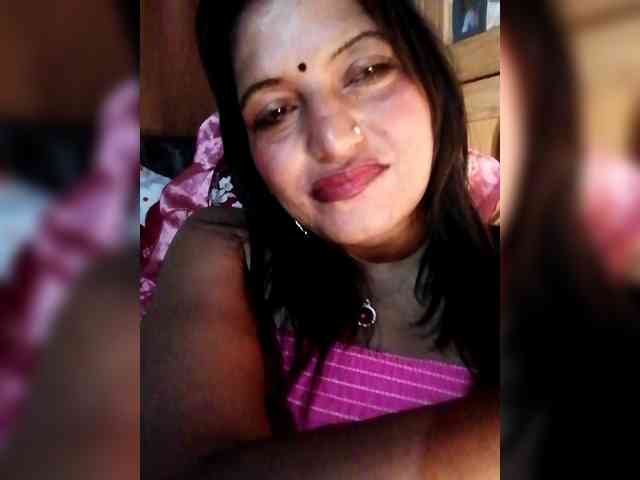 FiestyQueen webcam