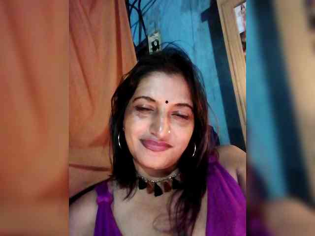 FiestyQueen webcam