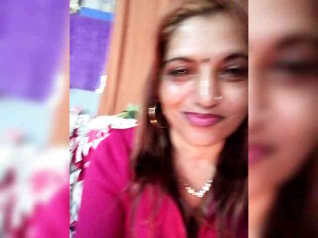FiestyQueen webcam