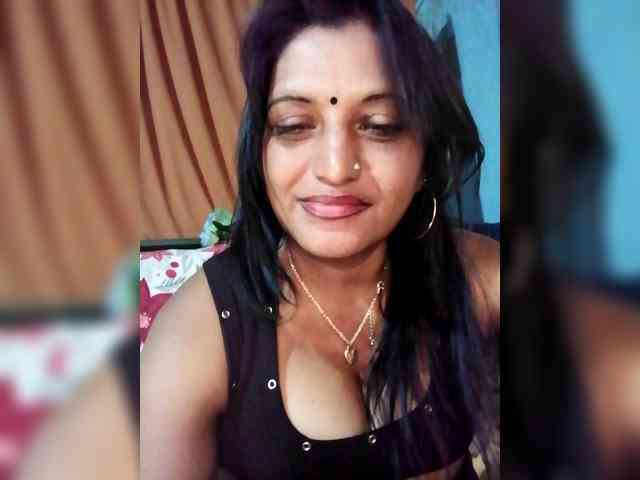 FiestyQueen webcam