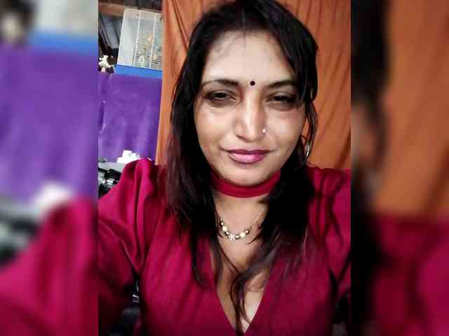FiestyQueen webcam