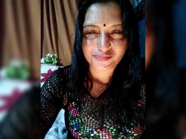 FiestyQueen webcam
