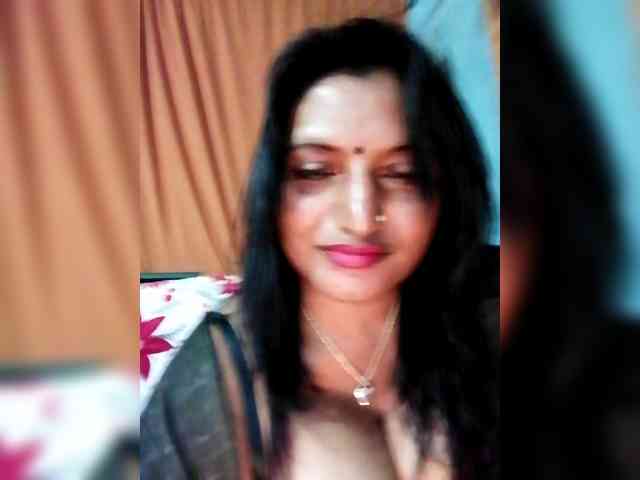 FiestyQueen webcam