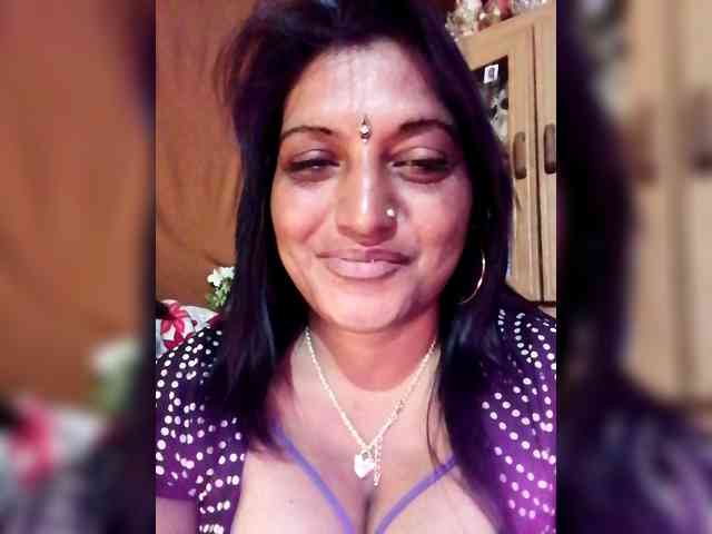 FiestyQueen webcam