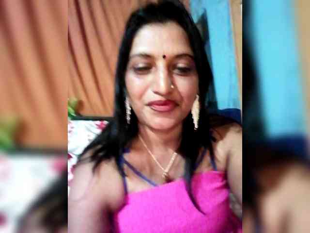FiestyQueen webcam