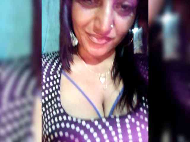 FiestyQueen webcam