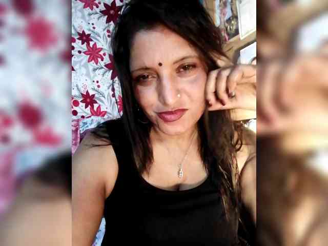 FiestyQueen webcam