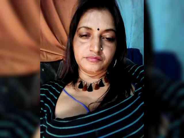 FiestyQueen webcam