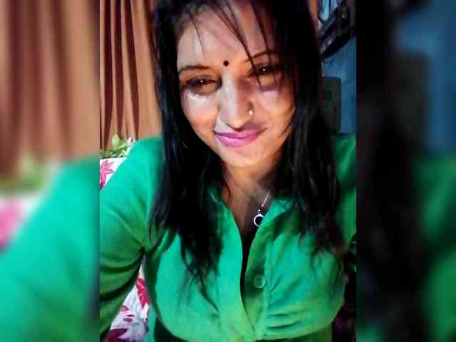 FiestyQueen webcam