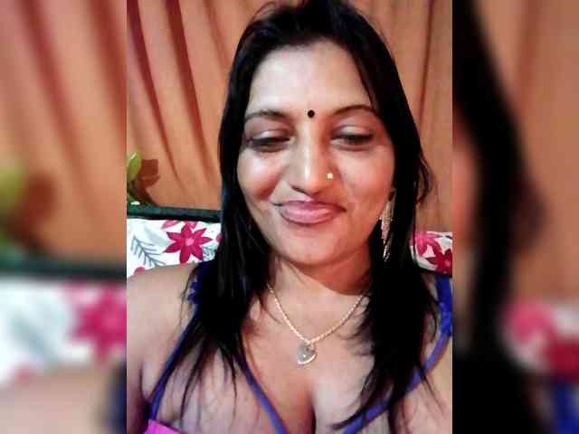 FiestyQueen webcam