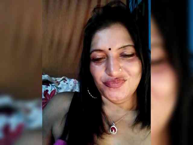 FiestyQueen webcam
