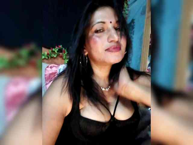 FiestyQueen webcam