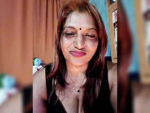 FiestyQueen webcam