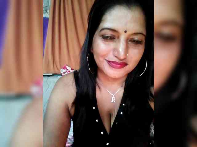 FiestyQueen webcam