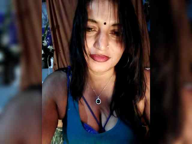FiestyQueen webcam
