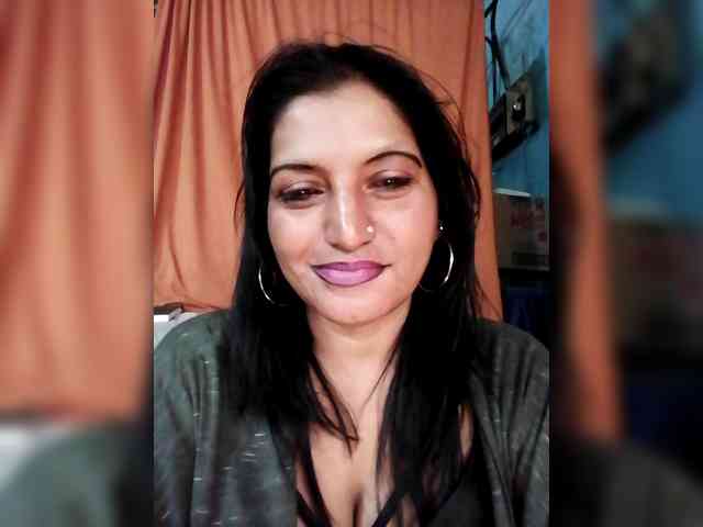 FiestyQueen webcam