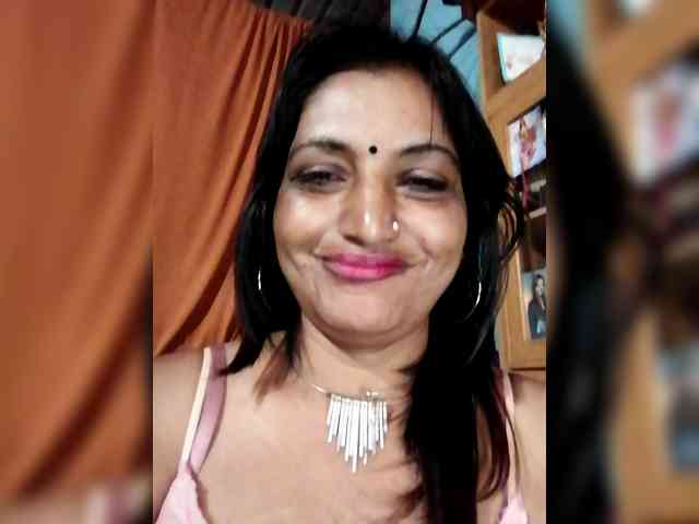 FiestyQueen webcam