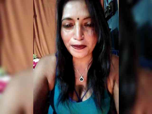 FiestyQueen webcam