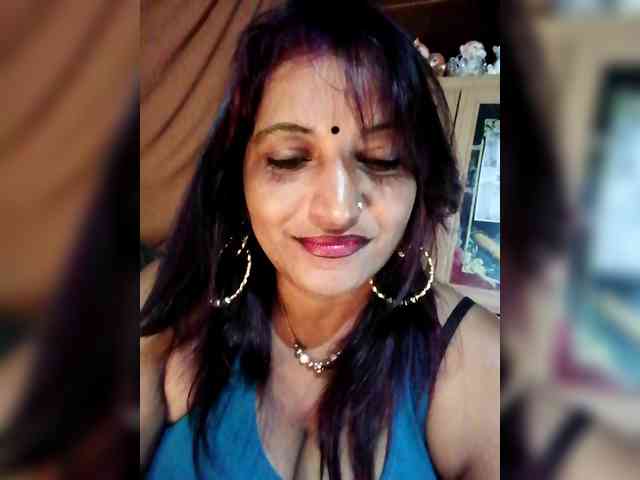 FiestyQueen webcam