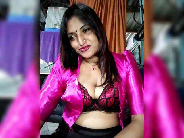 FiestyQueen webcam