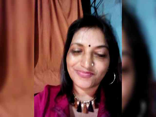 FiestyQueen webcam