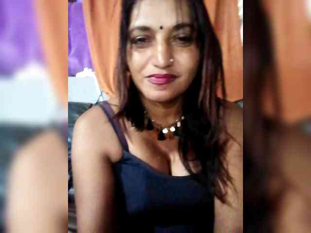 FiestyQueen webcam