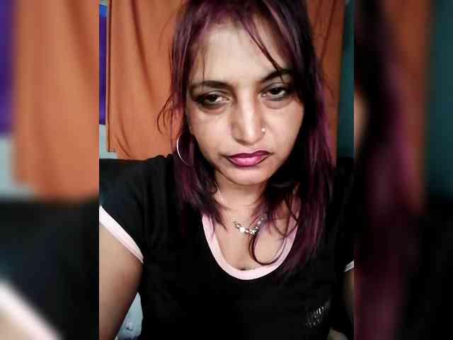 FiestyQueen webcam