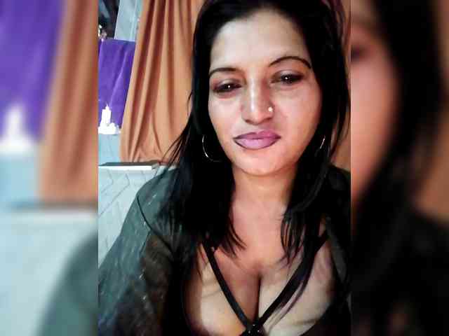 FiestyQueen Live Webcam on BongaCams