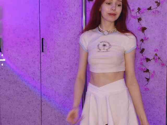Hannakeyn live female cam on bongacams