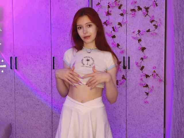 Hannakeyn live female cam on bongacams