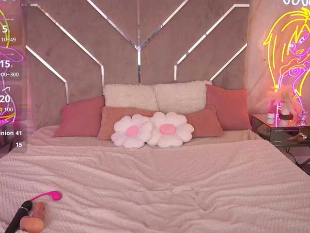 HeavenElle Nude Live Sex Shows