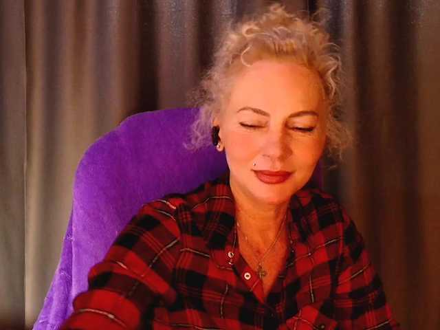 VeraFisher live cam on BongaCams