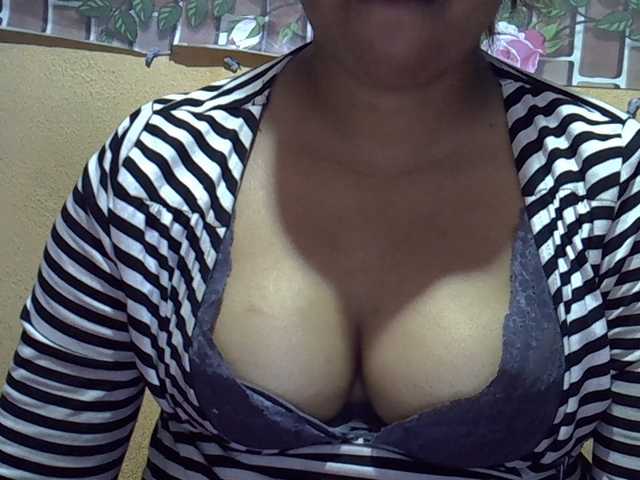 Sandiesexy live cam on BongaCams