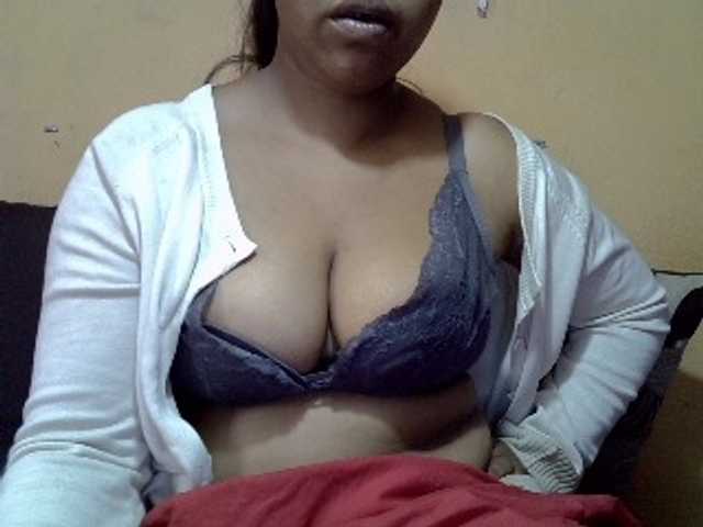 Sandiesexy, en directo ahora en BongaCams