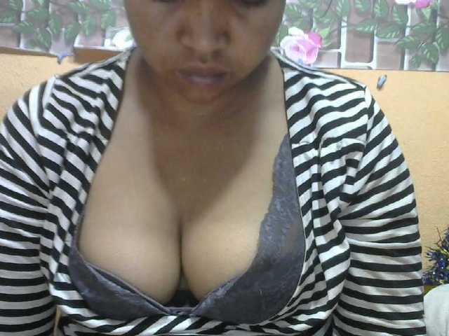 Sandiesexy live cam on BongaCams