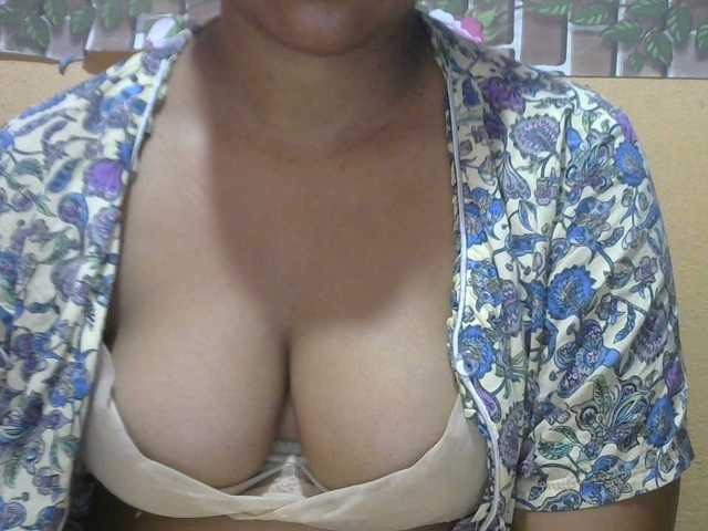 Sandiesexy live cam on BongaCams