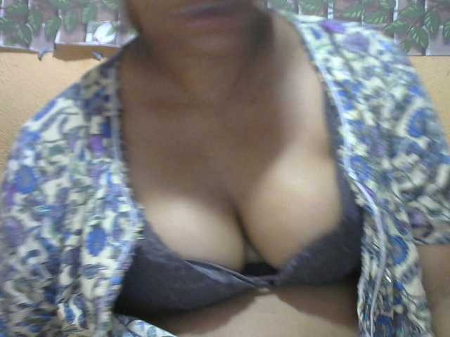 Sandiesexy live cam on BongaCams