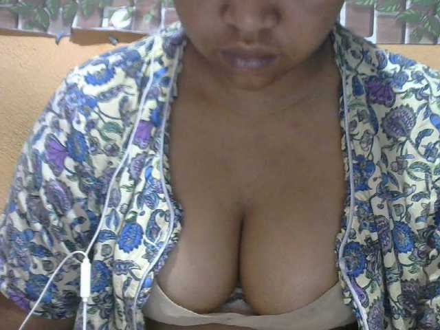 Sandiesexy live cam on BongaCams