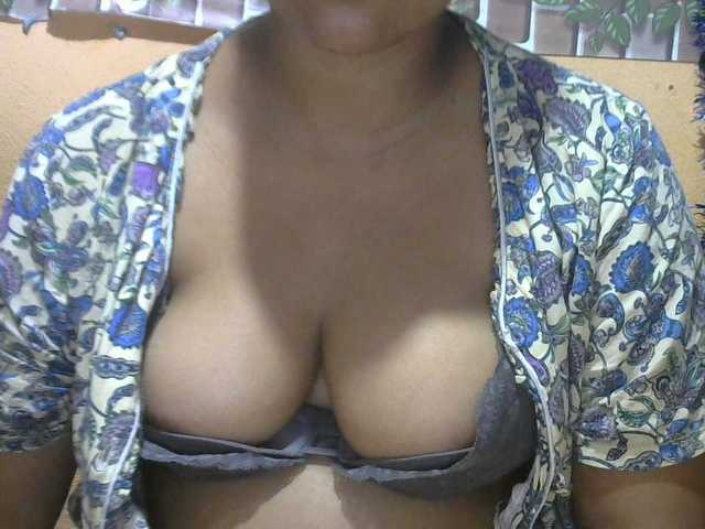 Sandiesexy live cam on BongaCams
