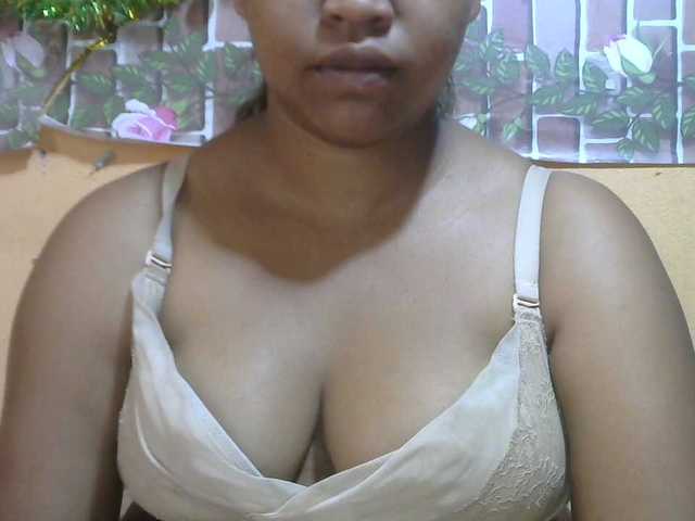Sandiesexy live cam on BongaCams
