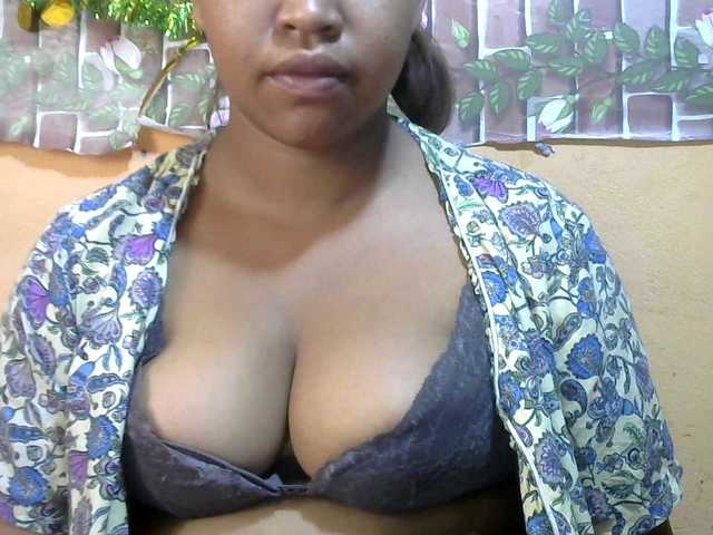 Sex chat gratuit in direct cu Sandiesexy pe BongaCams