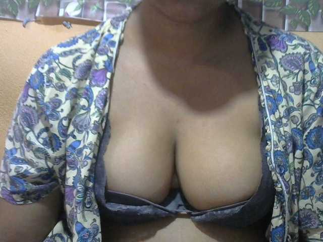 Sandiesexy live cam on BongaCams