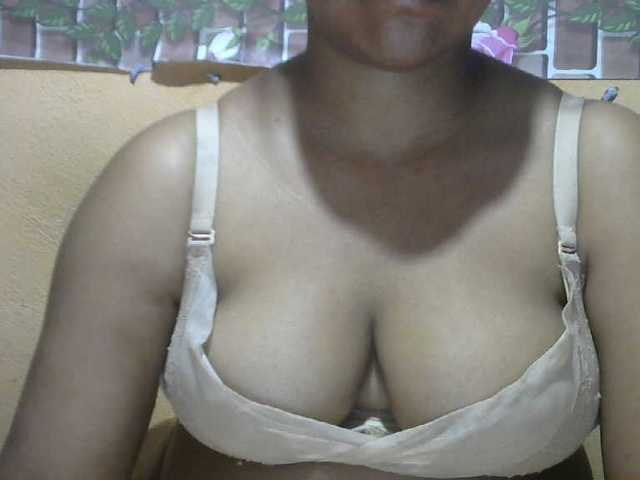 Sandiesexy live cam on BongaCams