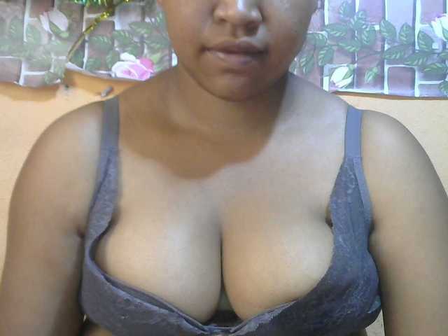 Sandiesexy live cam on BongaCams